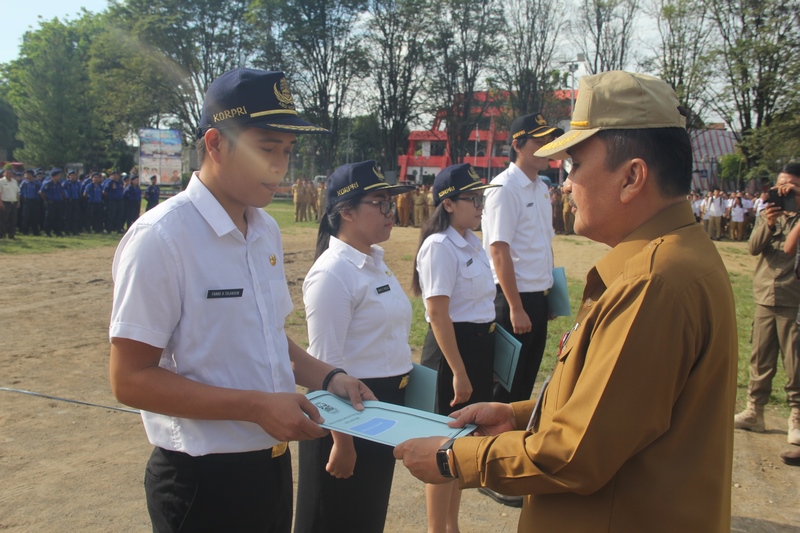 4penerimaanSKSimbolis_5.JPG